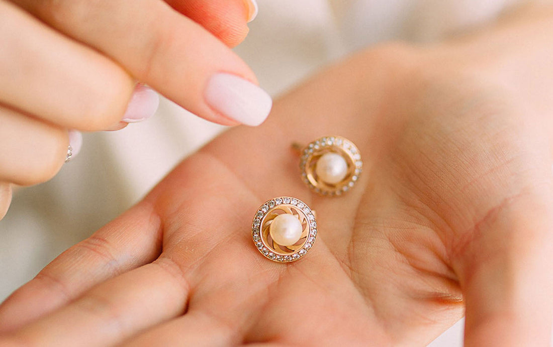 Jewelry Chronicles: Discover the Magic of Necklaces, Earrings, Bracelets, and Rings - Sundriya